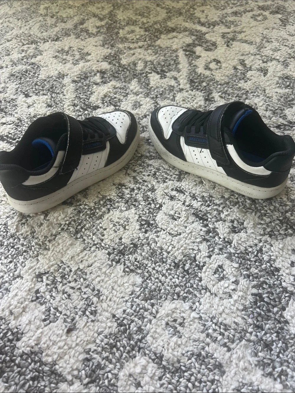 Skechers stylish black